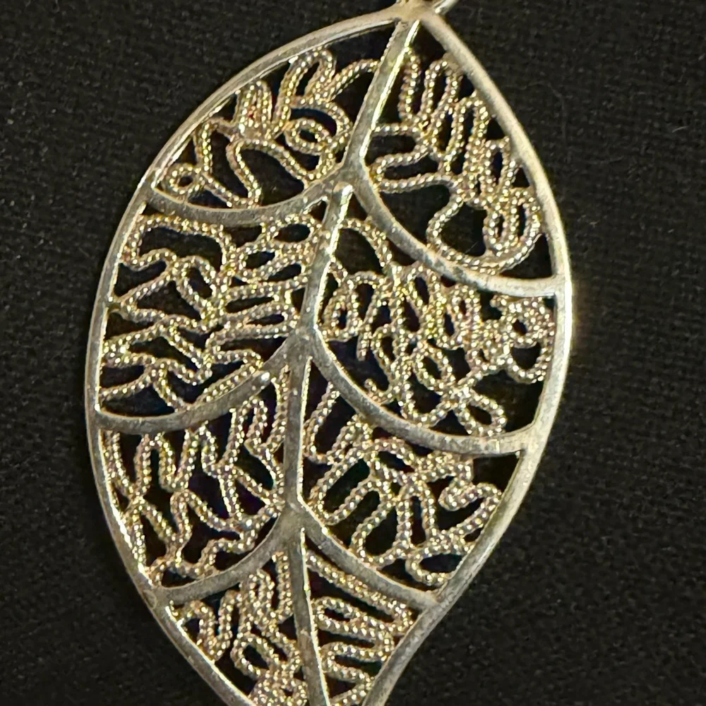 Sterling Silver Leaf Filigree Pendant Necklace